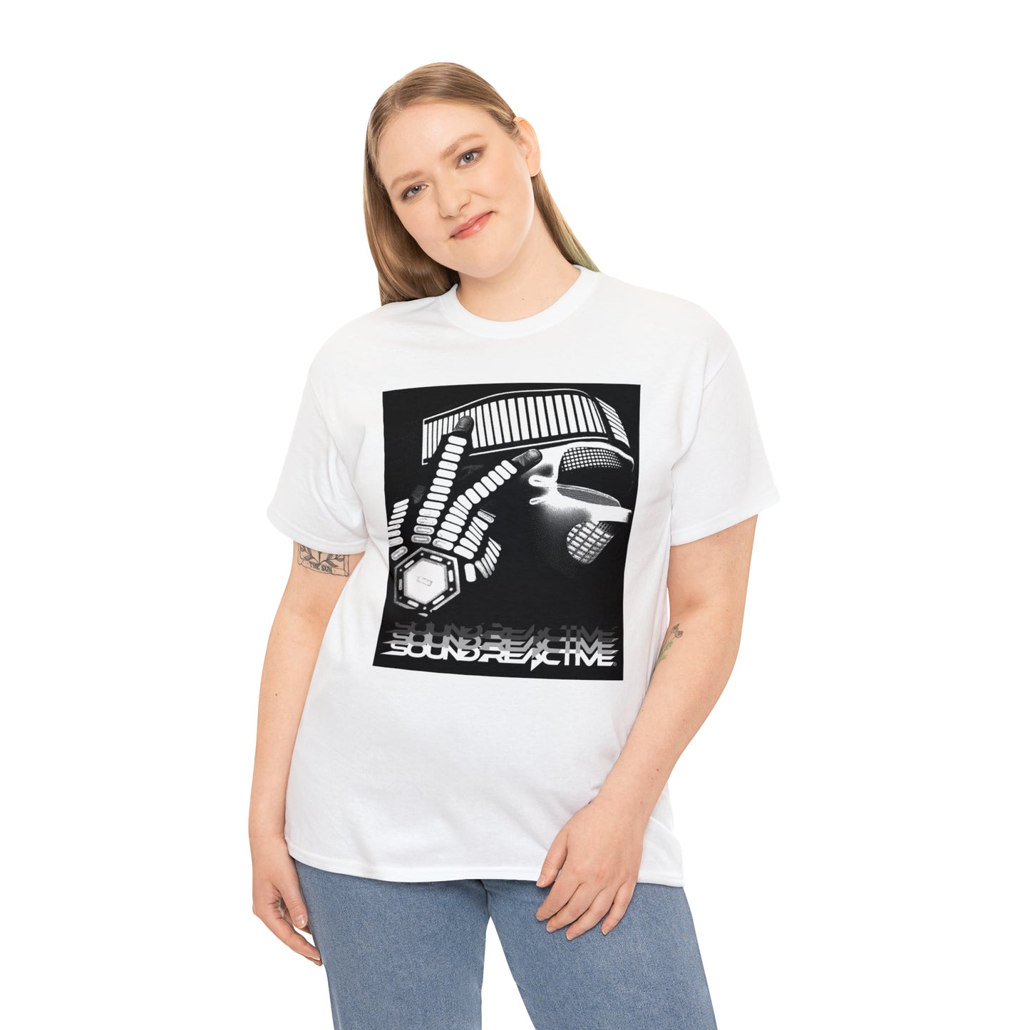 HUBOPTIC DJ Robot EQ Unisex Heavy Cotton Tee